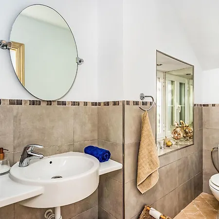 Sara By Interhome Villa Manilva